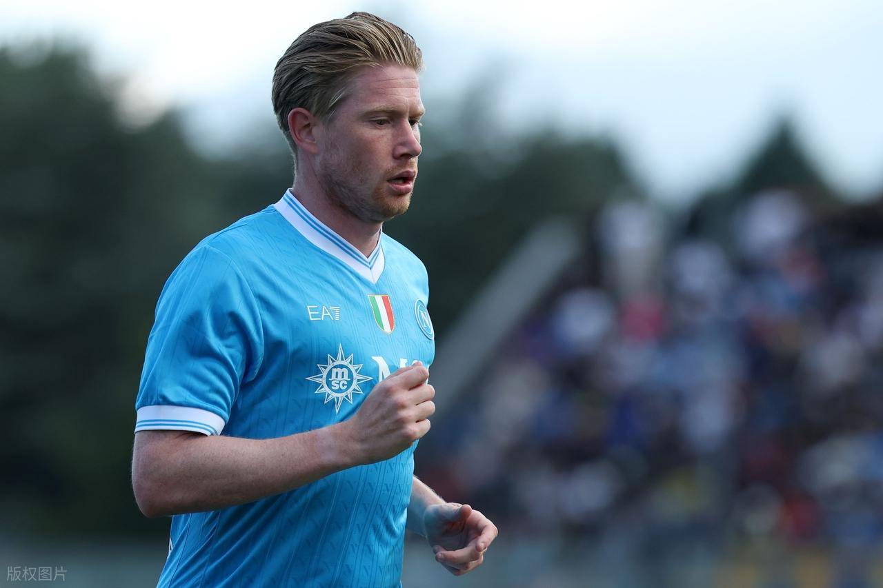 拜仁“小王子”卡尔的巨星之路 偶像梅西但不想和谁比较（拜仁“小王子”卡尔：逐梦巨星，以梅西为偶像却拒绝比较）