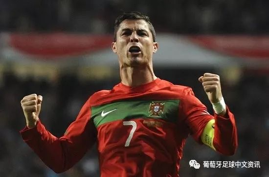 FIFPRO年度最佳11人：登贝莱、姆巴佩、亚马尔领衔，贝林厄姆入围（FIFPRO年度最佳11人出炉：姆巴佩、登贝莱、亚马尔领衔，贝林厄姆入选）