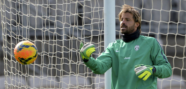 拉菲尼亚否认转会沙特传闻，斥媒体报道不实（拉菲尼亚辟谣赴沙特传闻，称相关报道失实）