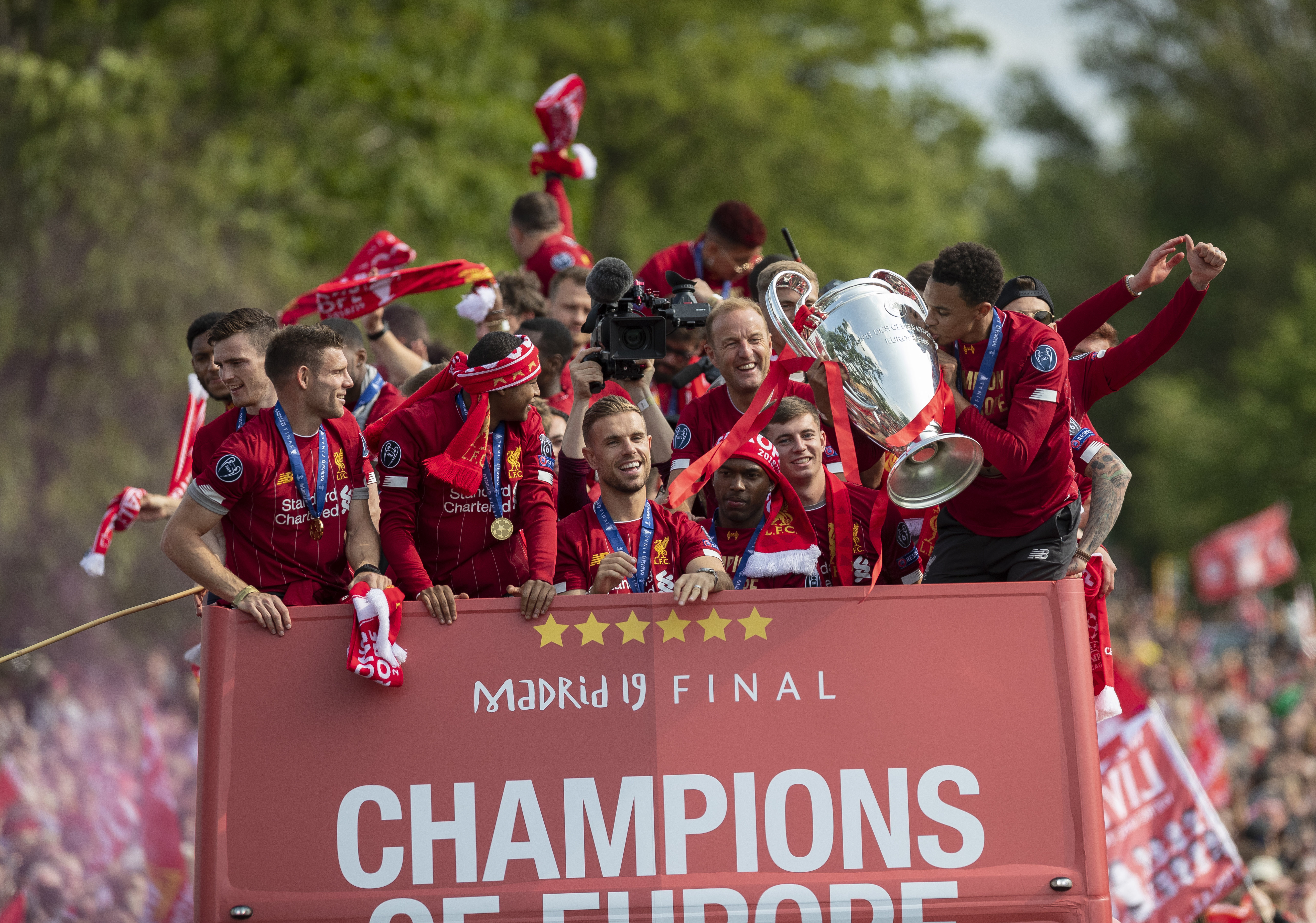 伊斯科：没想到贝蒂斯会这样宣布续约，这真是一个惊喜（伊斯科：贝蒂斯如此官宣续约，意外之余更觉惊喜）