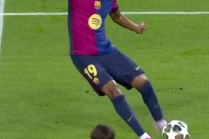 康宁汉姆空砍大三双，8次失误&关键两罚不中背锅（康宁汉姆大三双难救主，8失误+关键两罚不中成背锅点）