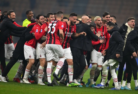 格外耀眼，百度地图APP搜“泰州”会出现“泰州总冠军”字样（在百度地图APP搜索“泰州”将出现“泰州总冠军”提示，格外醒目）