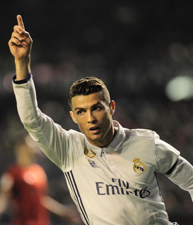 T1引援HLE上单与GEN下路，新赛季阵容引关注（T1补强：HLE上路与GEN下路加盟，新赛季阵容成焦点）