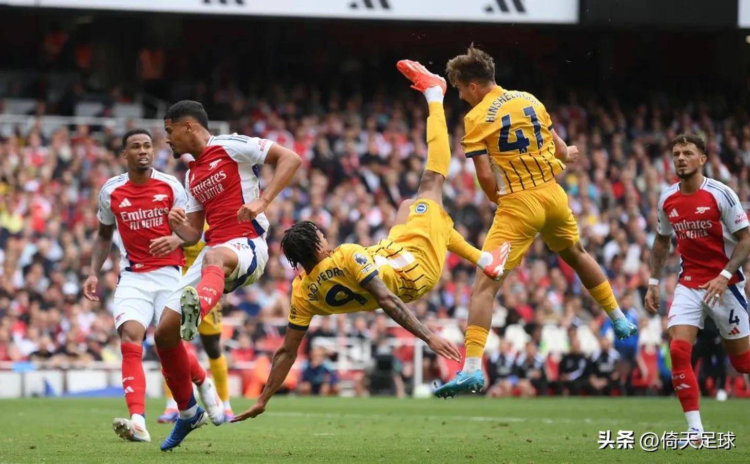 足球不会同情任何人（足球从不怜悯任何人）