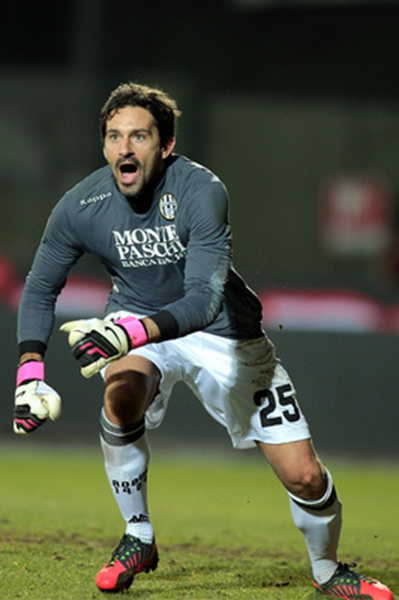 孔蒂：卢卡库的体能不足以支撑他出场，全力争胜是我们的目标（孔蒂：卢卡库体能尚未达到出场要求，我们的目标是全力取胜）