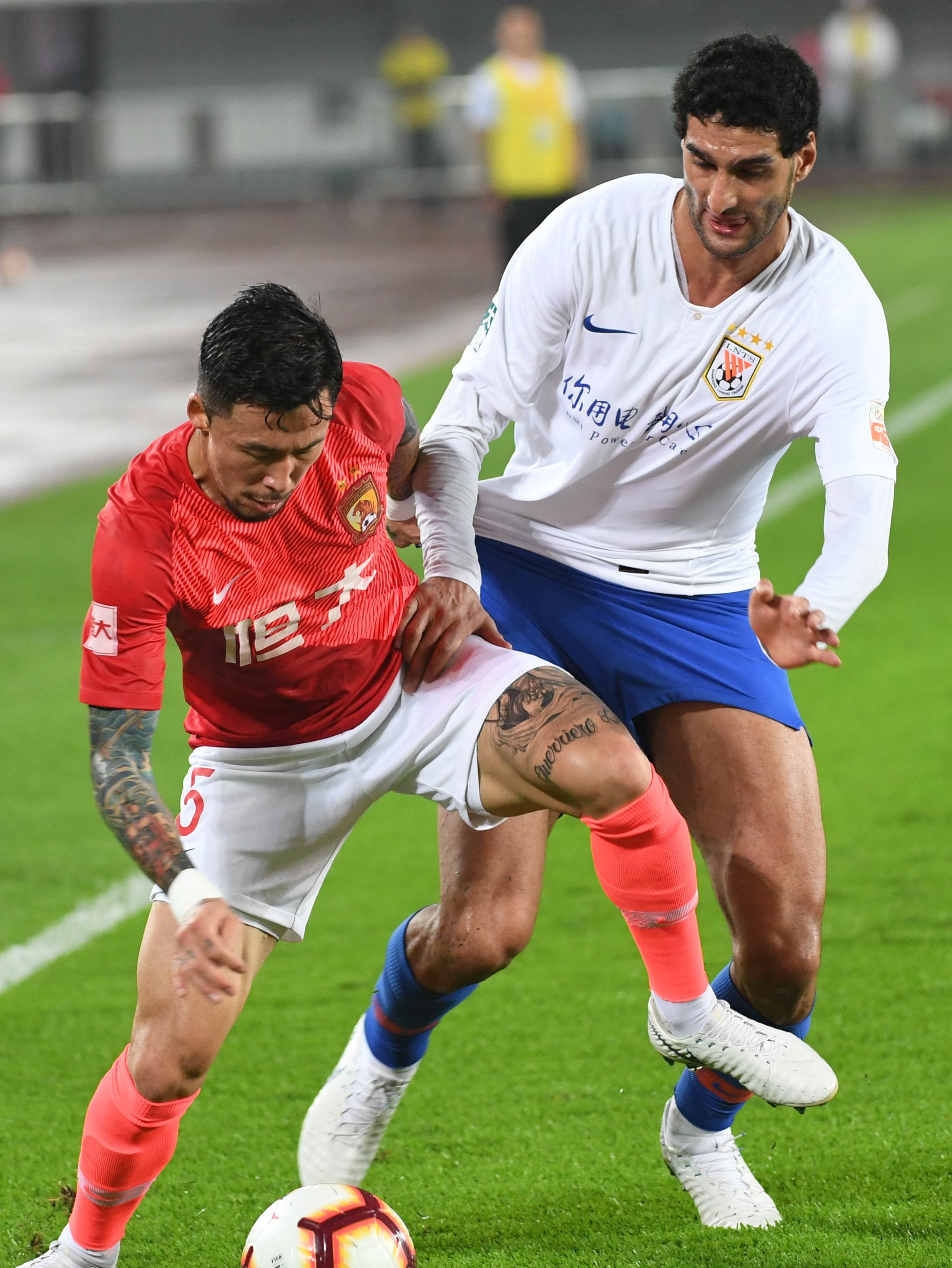 斯帕伊奇庆祝足协杯夺冠：为奖杯感到自豪，更为球队感到骄傲（斯帕伊奇庆祝足协杯封王：奖杯令我自豪，球队更令我骄傲）