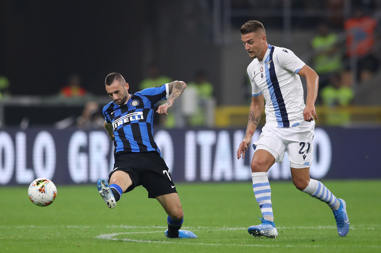 传闻：枪手、蓝军、红军、曼联和拜仁与卡马文加联系在一起（据传：枪手、蓝军、红军、曼联与拜仁均与卡马文加有接触）