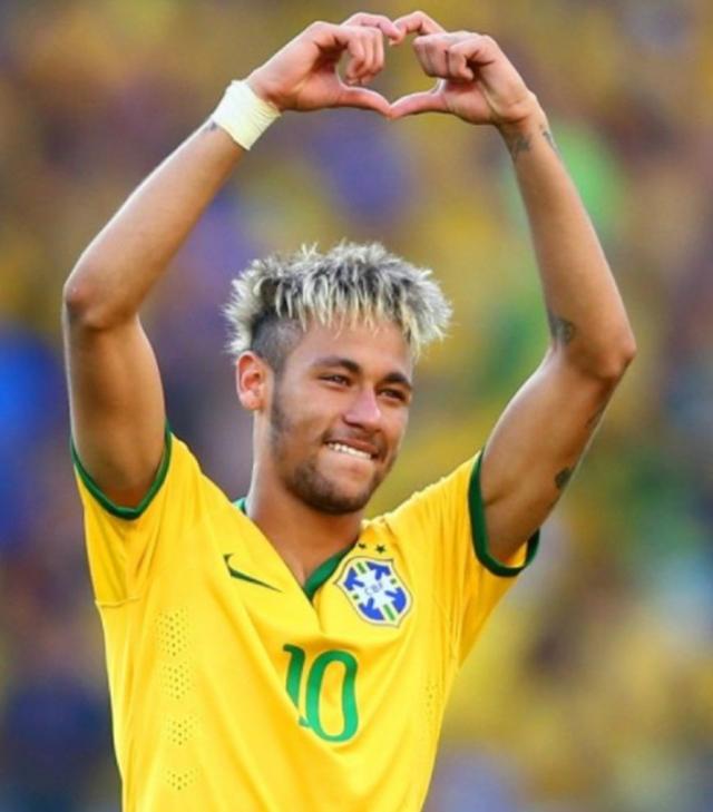 外媒：马拉多纳的宝马i8进行拍卖，起拍价1万欧元（外媒曝马拉多纳的宝马i8将上拍，起拍价1万欧元）