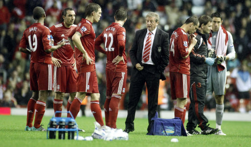 老将坚持打完最后一分钟（老将拼到终场最后一秒）