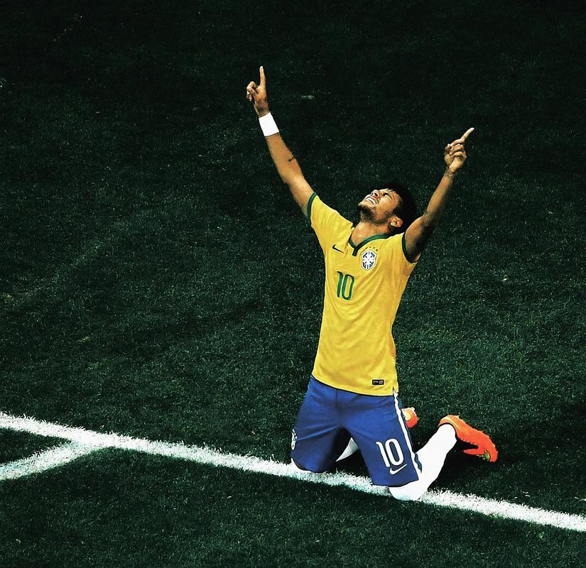 足坛年终大战淘汰赛实时赛况：圆神、魔笛谁能晋级下一轮？（年末足坛淘汰赛现场直击：圆神与魔笛谁将挺进下一轮？）