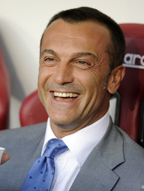 富保罗：詹姆斯本赛季不会离开湖人 但紫金军配置够不着西决门槛（富保罗：詹姆斯本季留守湖人 但湖人阵容仍未达西决门槛）