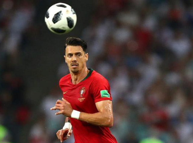 金：乔·科尔是我合作过最有天赋的英格兰球员，他踢球像巴西人（金：在我合作过的英格兰球员中，乔·科尔天赋最出众，踢球宛如巴西人）